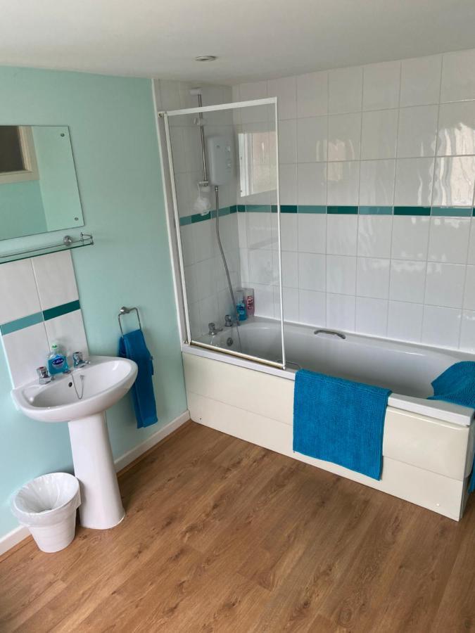 Cosy 3-Bedroom House, Stones Throw To Beach Weymouth Eksteriør billede